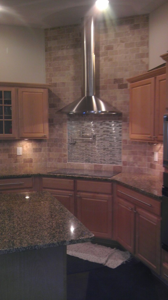 Berglund Construction for Traditional Kitchen with Induction