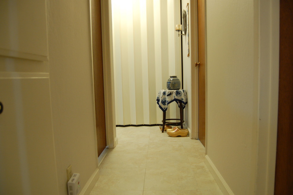 Congoleum for Transitional Spaces with Hallway