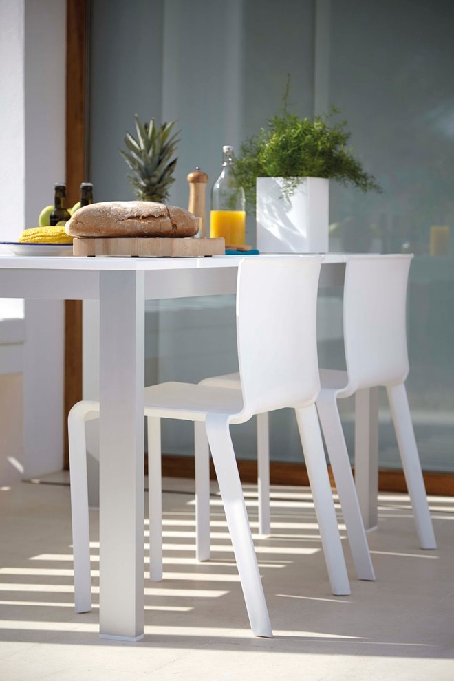 Gandia Blasco for Scandinavian Spaces with White Chair