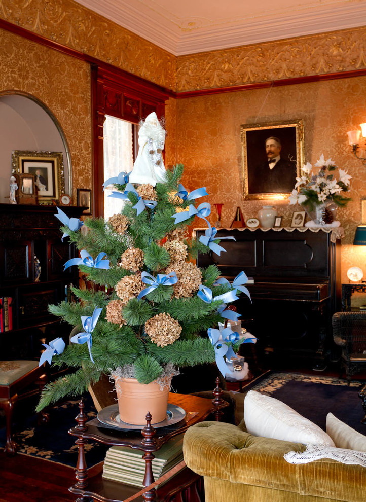 How to Dry Hydrangeas for Eclectic Living Room with Christmas