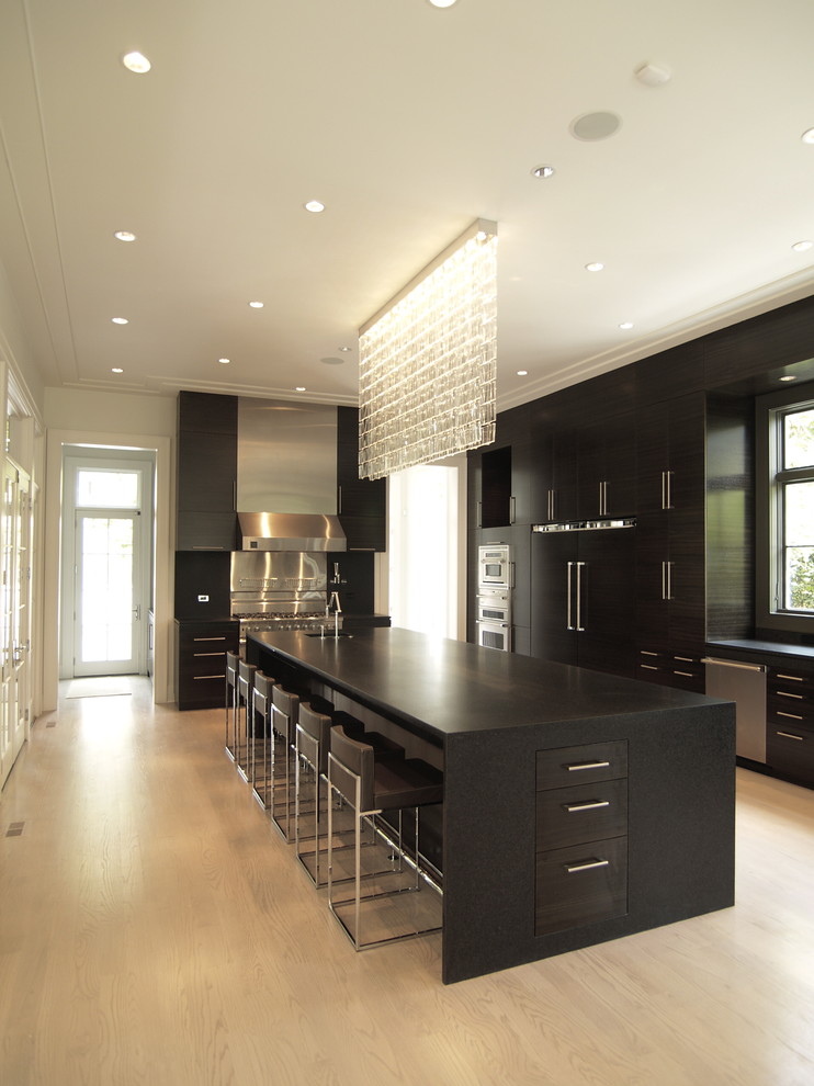 Long Island Paneling for Contemporary Kitchen with Viking