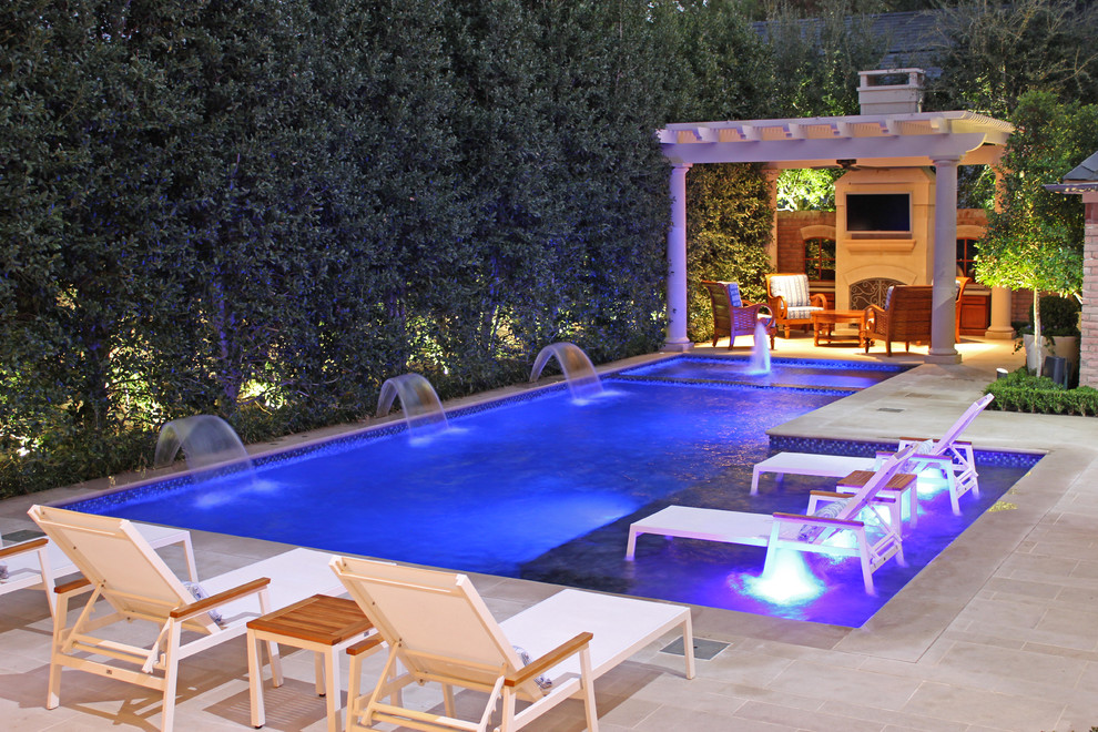Meteor Lighting for Modern Pool with Bubbler Jet