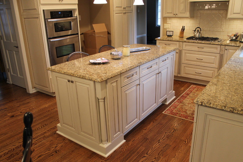 New Venetian Gold Granite for Traditional Kitchen with Traditional
