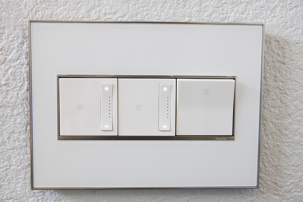 Outlet Livermore for Transitional Spaces with Shaker Vanity