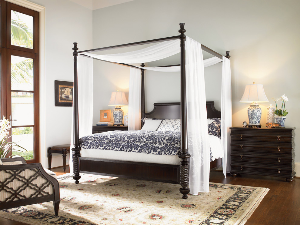 4 Poster Canopy Bed Bedroom Traditional with None 