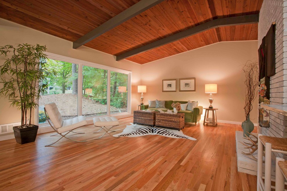 Barcelona Chair Replica Bedroom Midcentury with Arco Lamp Barcelona Chair