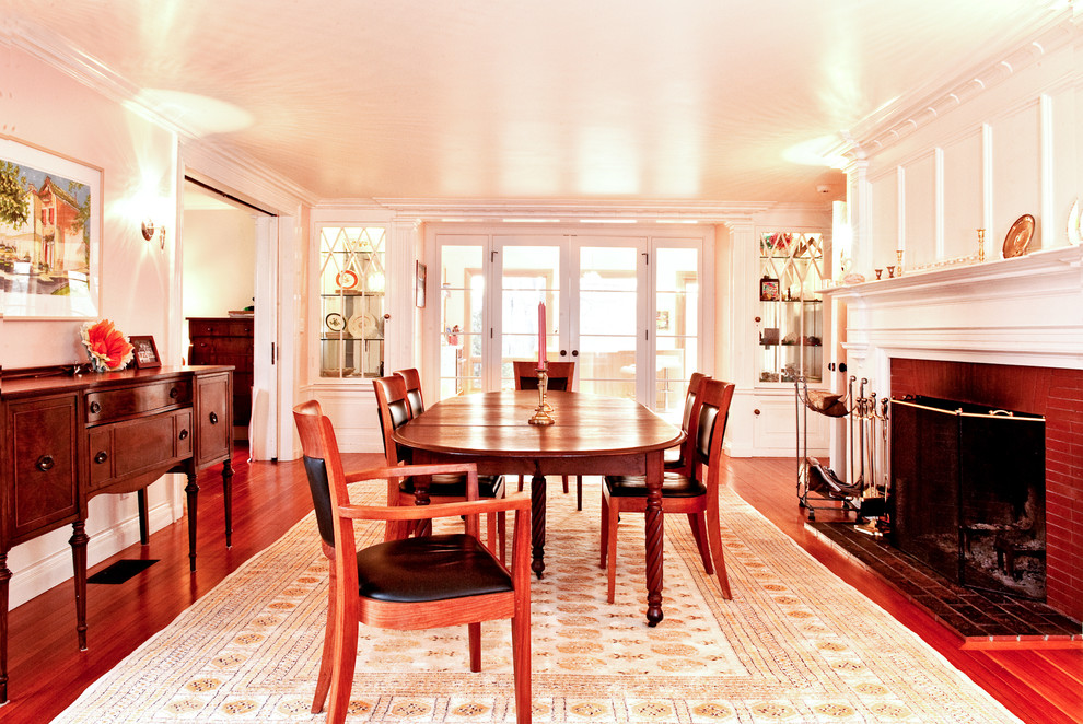 Built in China Cabinet Dining Room Traditional with Area Rug Brick Buffet1