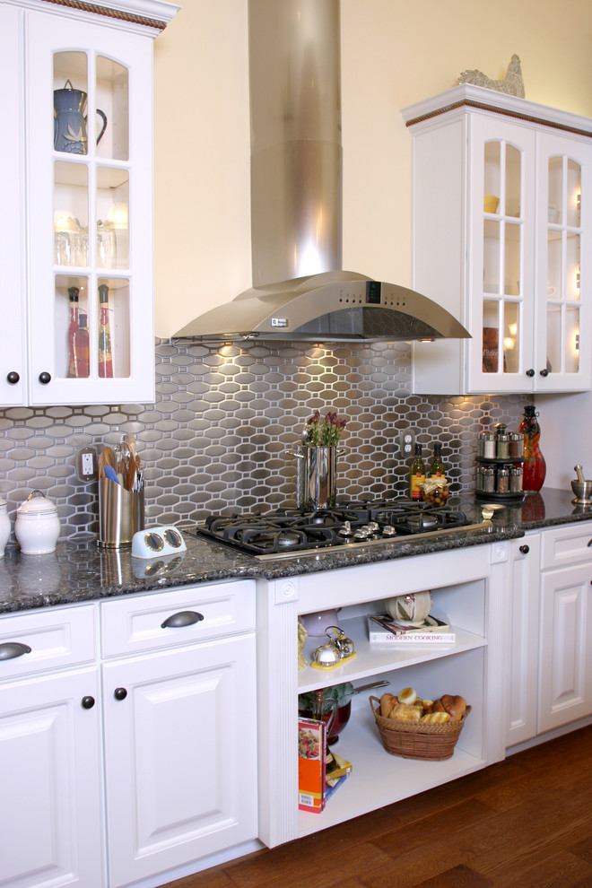 Built in Stove Top Kitchen Traditional with Beige Wall Cooktop Glass