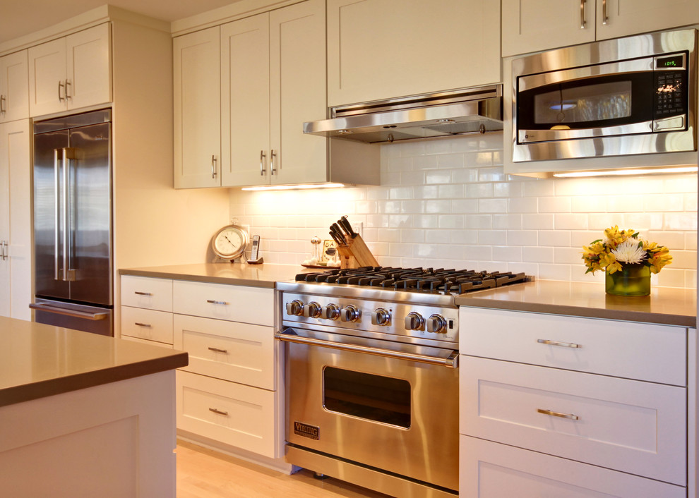 Cabinet Mounted Microwave Kitchen Contemporary with Built in Refrigerator Caesarstone