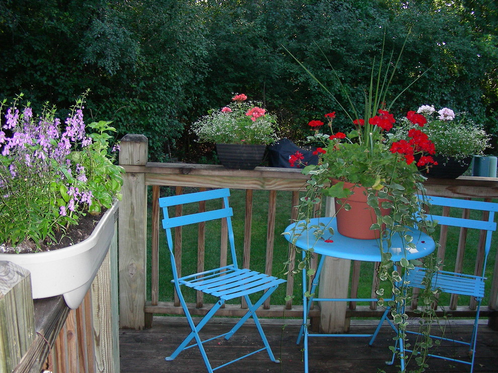 Cafe Table and Chairs Deck Traditional with Backyard Balustrade Blue Colored
