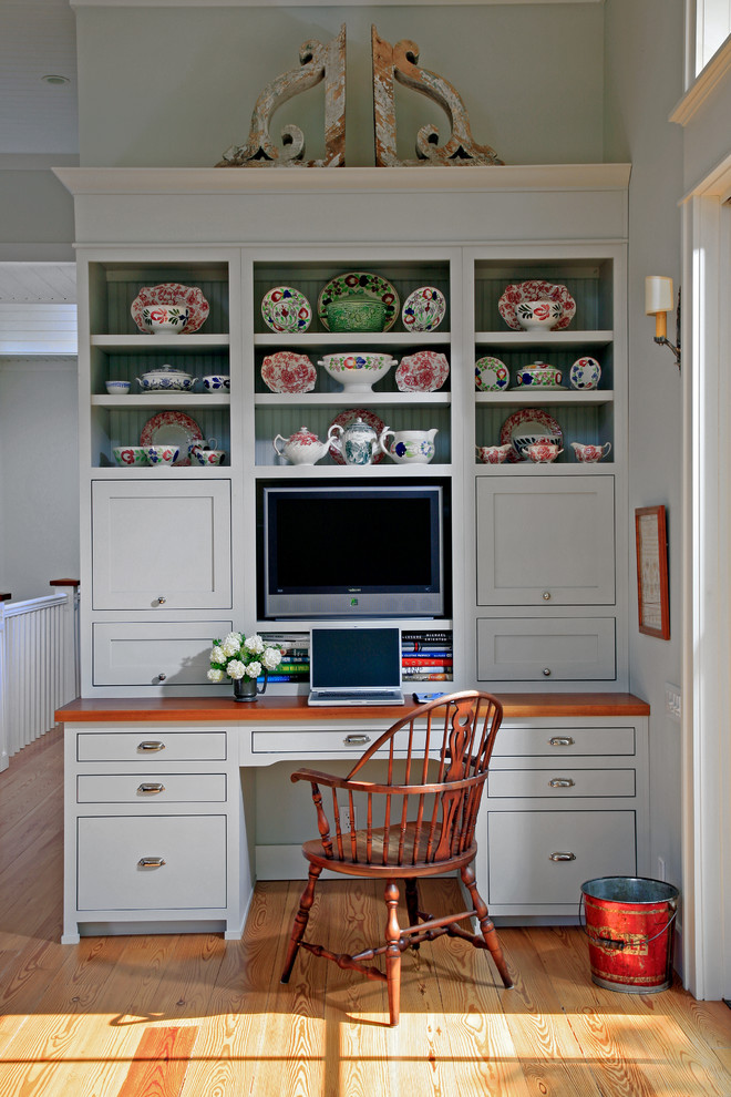 China Cabinet Display Kitchen Traditional with Beadboard Backing Book Storage
