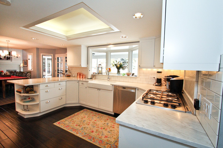 Commercial Grade Appliances Spaces Traditional with Bianco Carrara Brick Tile