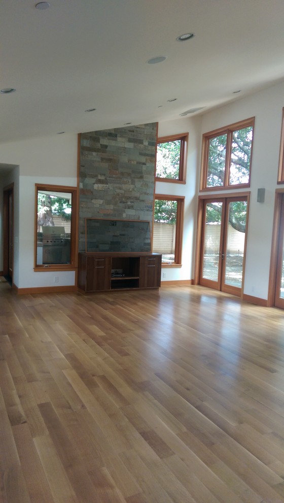 Corner Stone Fireplace Family Room Craftsman with Rift and Quartered White