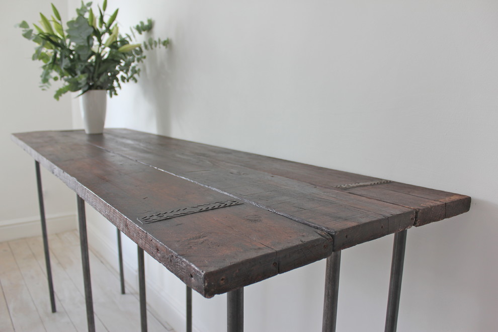 Drop Leaf Console Spaces with Bespoke Industrial Chic Scaffolding