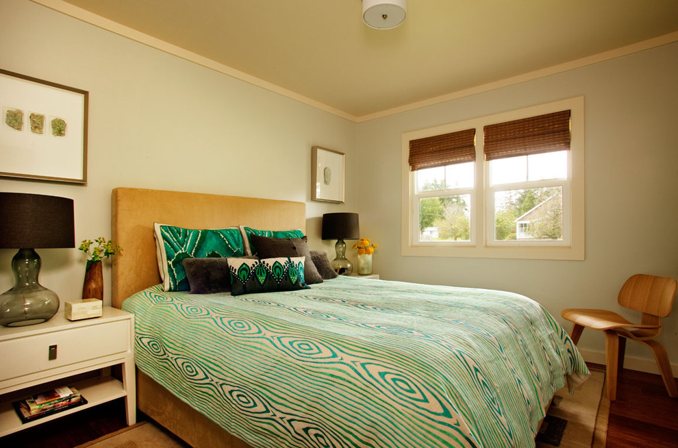 Fancy Crown Molding Bedroom Beach with Area Rug Bed Pillows