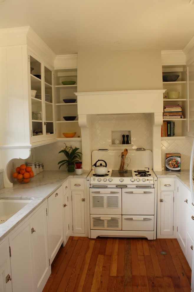Flat Top Gas Stove Kitchen Traditional with Cabinet Latches Carrara Marble