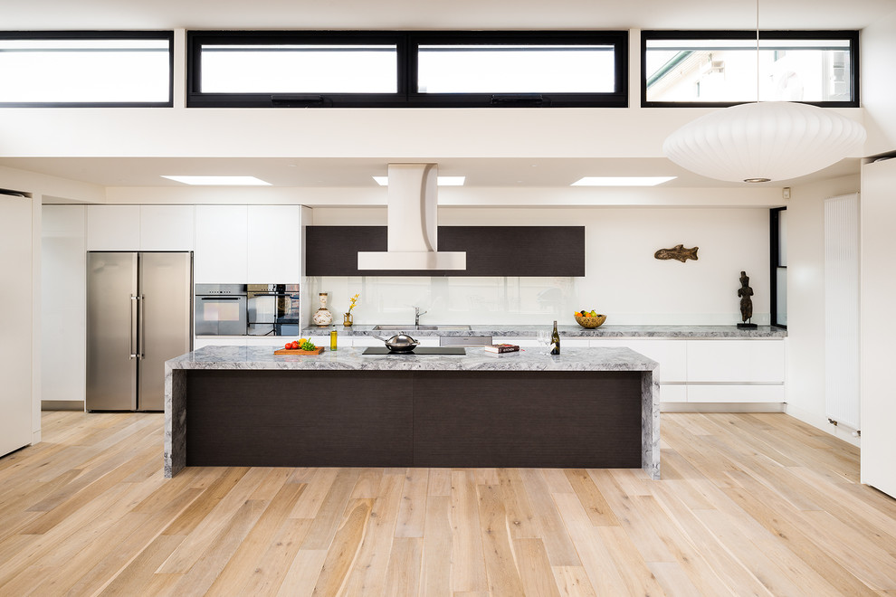 Flat Top Stove Kitchen Modern with Bright White Kitchen Ceiling