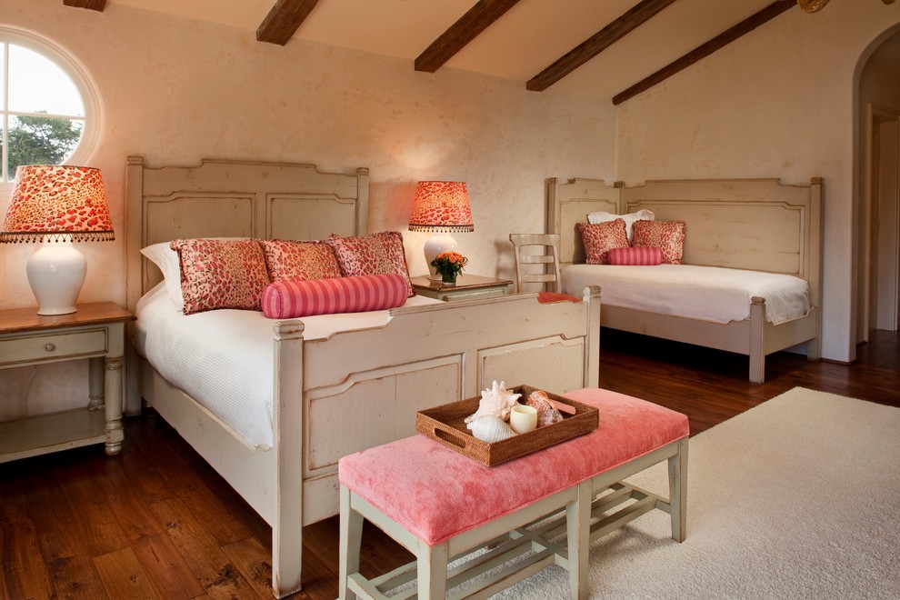 Full Size Day Bed Bedroom Mediterranean with Arched Doorway Area Rug
