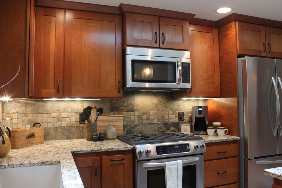 Giallo Rio Granite Kitchen Craftsman with Backsplash Giallo Rio Granite1