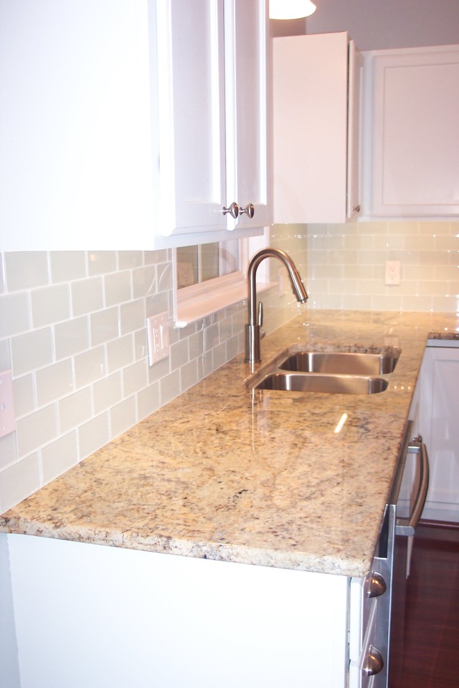 Glass Subway Tile Kitchen Kitchen Traditional with Backsplash Glass Subway Tile3