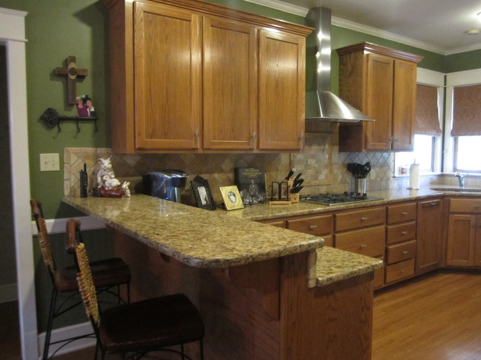 Granite Santa Cecilia Kitchen Traditional with Ceramic Tile Ceramic Tile