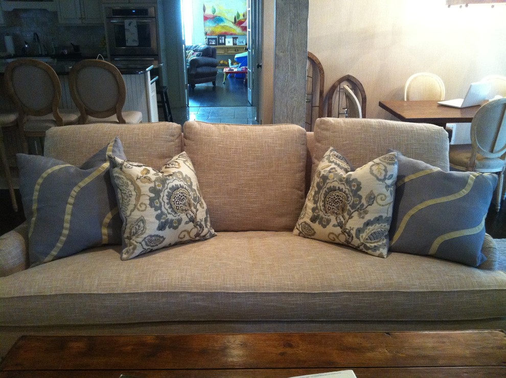 Interior Design Memphis Family Room Traditional with Antiques Bench Sofa Cushion1