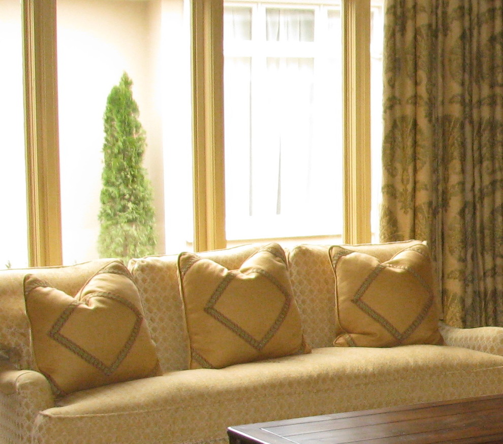 Interior Design Memphis Family Room Traditional with Custom Drapery Custom Pillow