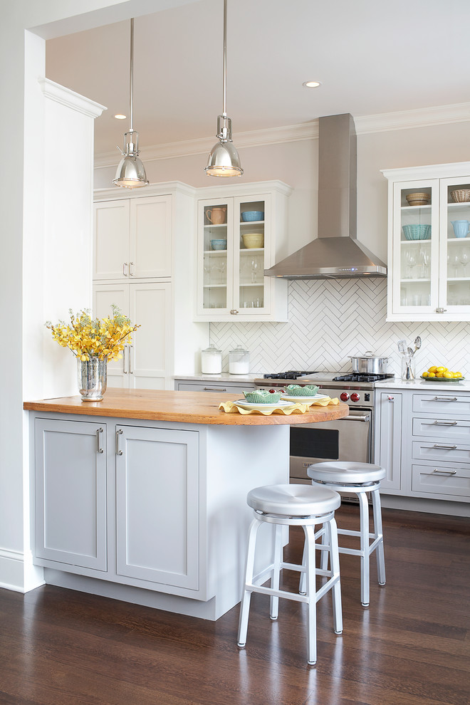 Kitchen Backsplash Designs Kitchen Traditional with Bar Pulls Breakfast Seating1