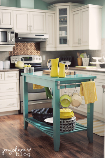 Kitchen Islands and Carts Spaces with None 