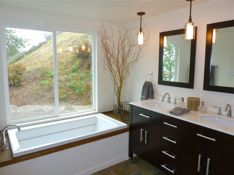 Kohler Archer Tub Bathroom Eclectic with Pendant Lights Slate Soaking