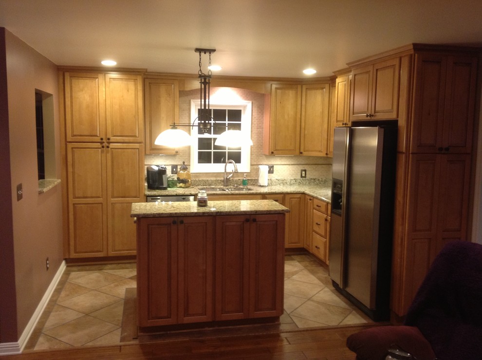 Lowes Kitchen Design Kitchen Traditional with Kraftmaid Cabinetry Portsmith Maple2