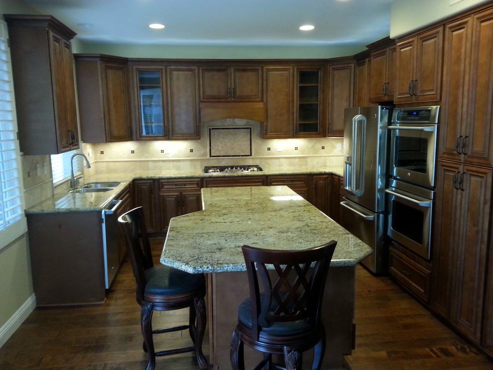 Luxury Kitchen Designs Kitchen with Stainless Steel Appliances Wooden