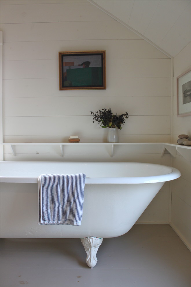 Metal Wall Shelf Bathroom Rustic with Art Claw Foot Tub