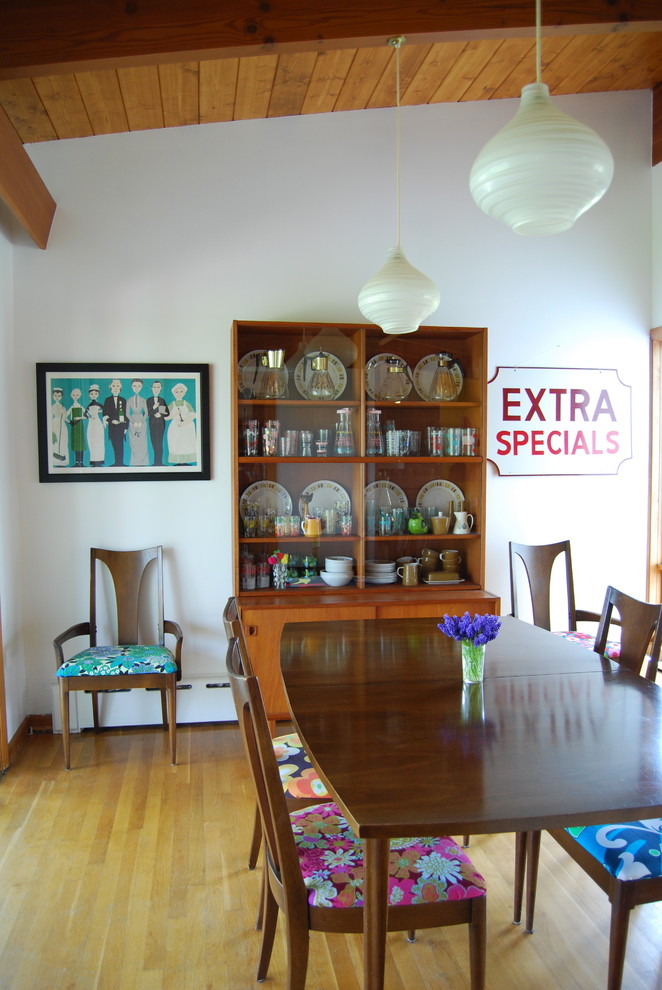 Mid Century Modern Dining Room Spaces with None 