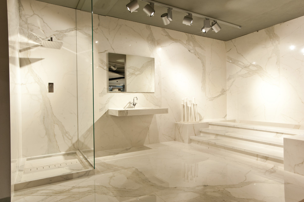 Multi Jet Shower Bathroom Traditional with 6mm 6mm Thickness 6mm