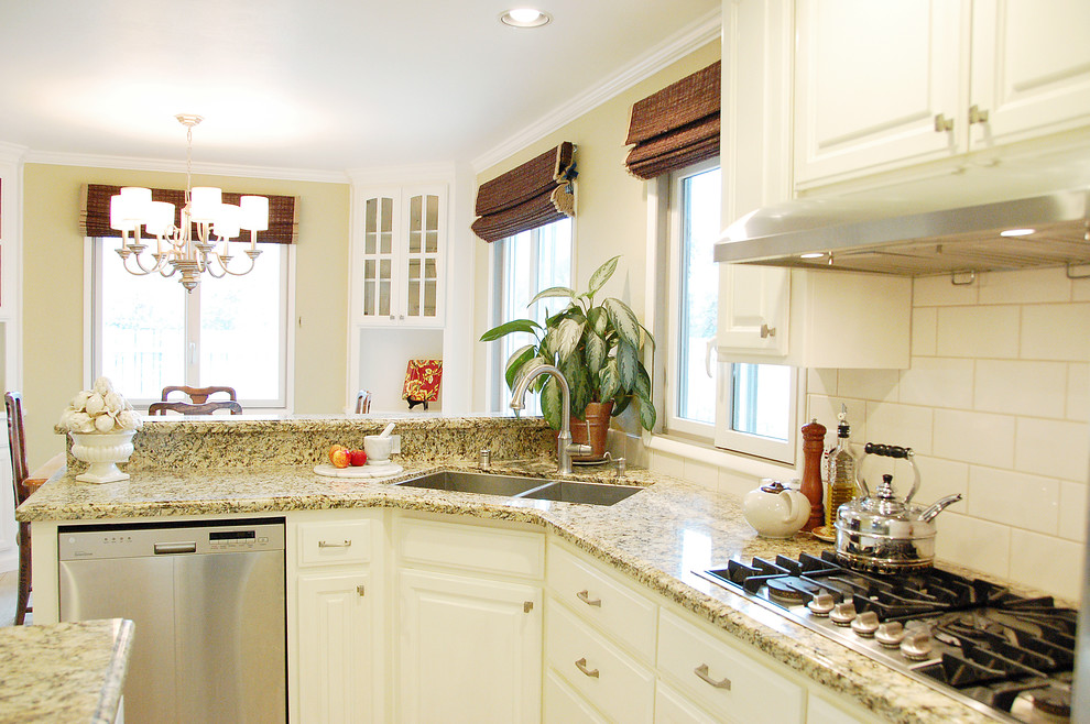 oak cabinets kitchen Kitchen Traditional with none