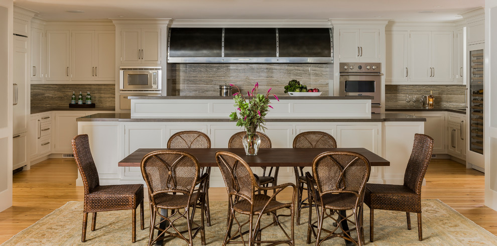 Rattan Dining Chairs Kitchen Beach with Antique Heart Pine Floor