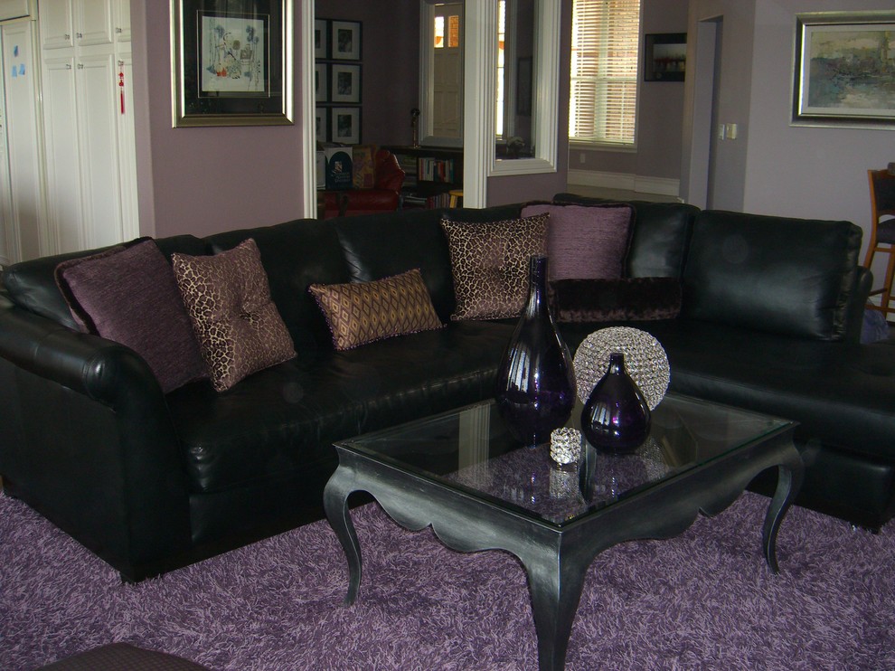 Round Center Table Family Room Contemporary with Animal Print Art Bolster