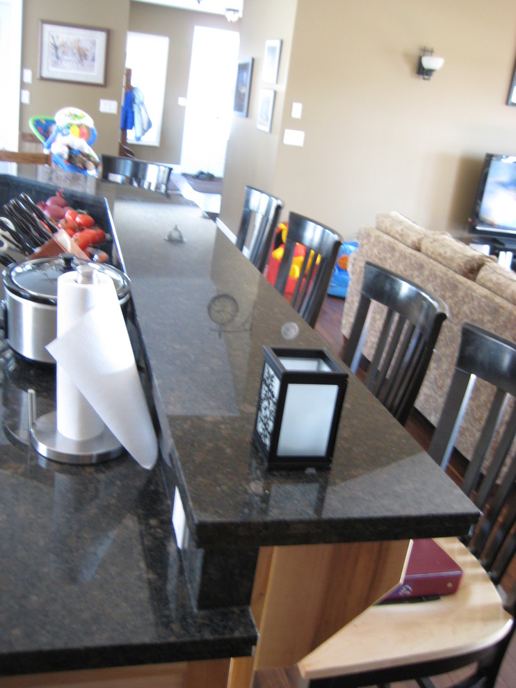 Rustic Home Interiors Kitchen Traditional with None 3