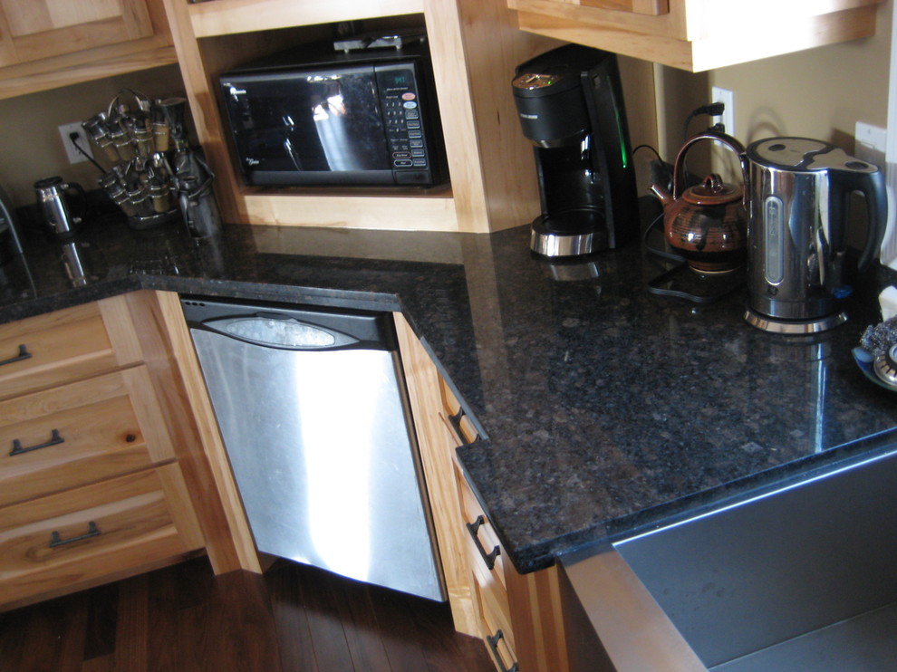 Rustic Home Interiors Kitchen Traditional with None 6