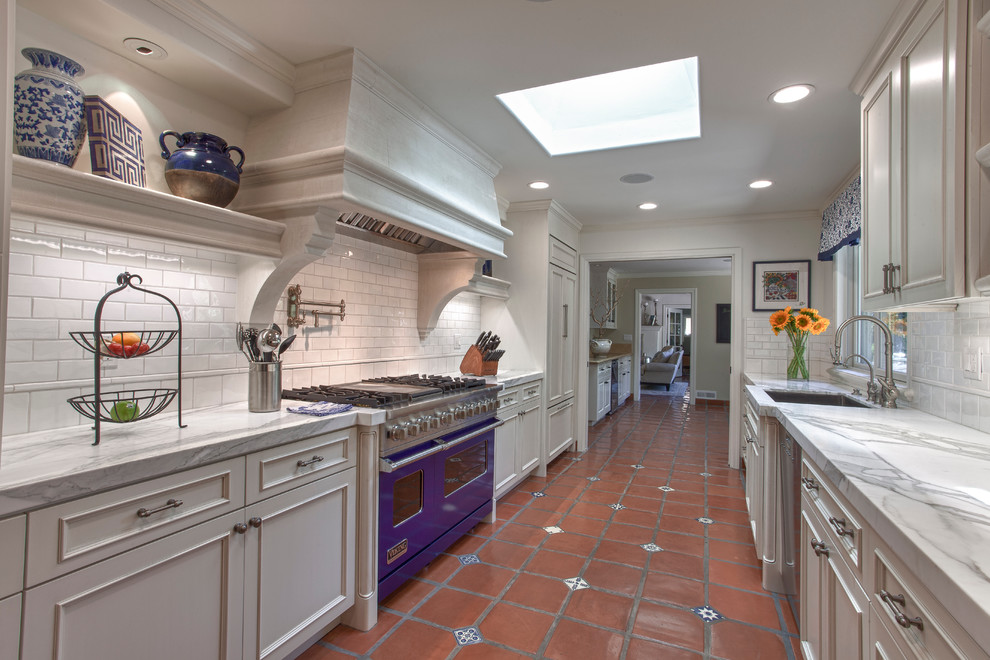 Semi Privacy Fence Kitchen Traditional with Blue Range Ceiling Lighting