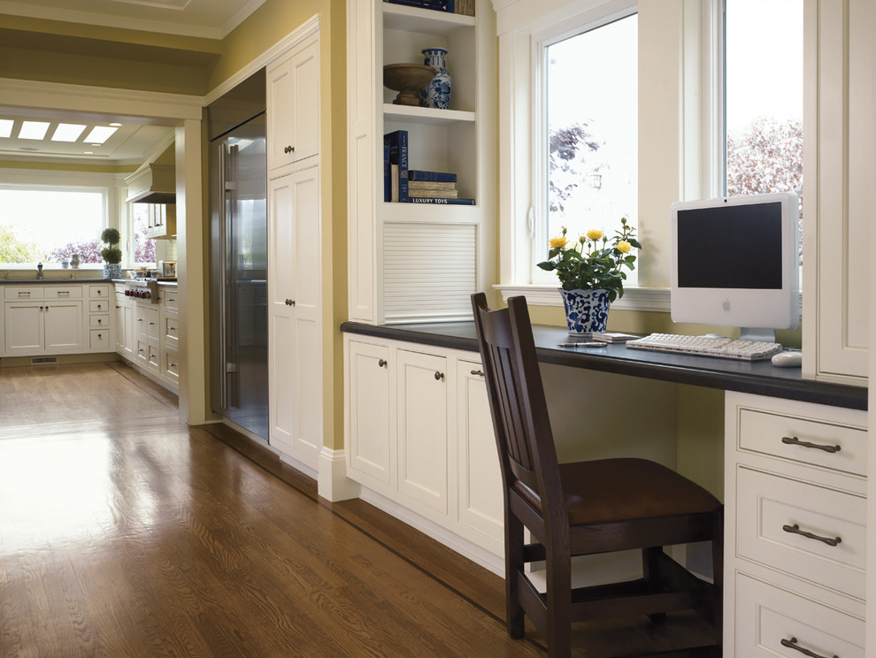 Solid Wood Computer Desk Kitchen Traditional with Black Chair Black Counter