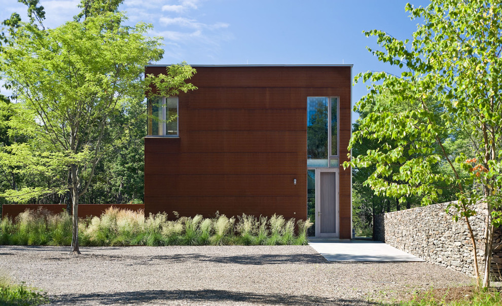 Steel Building Homes Exterior Industrial with Auto Court Concrete Slab