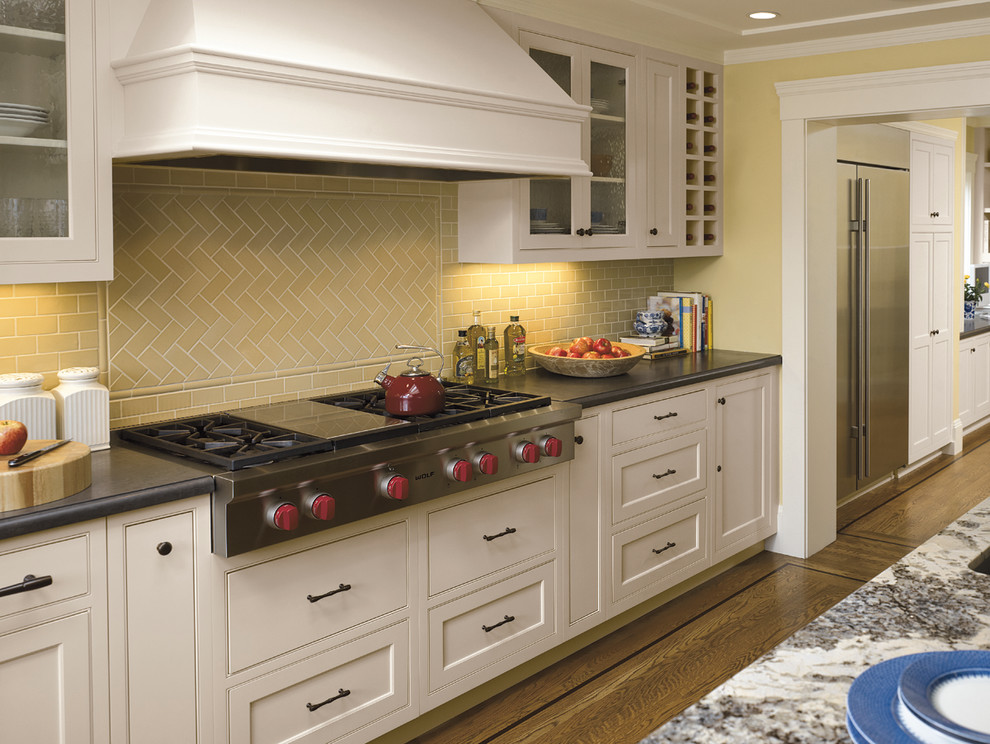 Subway Tile Designs Kitchen Traditional with Backsplash Black Counter Black