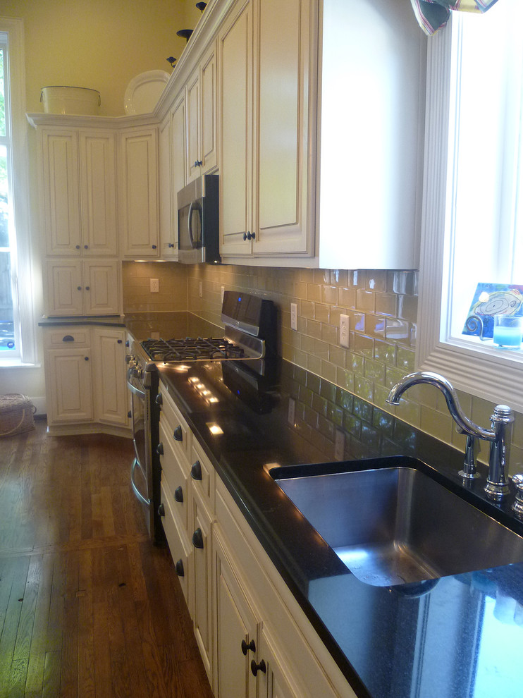 Subway Tile Kitchen Backsplash Kitchen Contemporary with Backsplash Cream Soda Daltile1