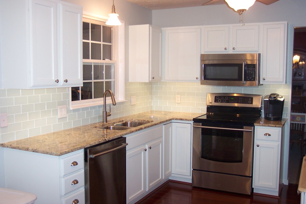 Subway Tile Kitchen Backsplash Kitchen Traditional with Backsplash Glass Subway Tile2