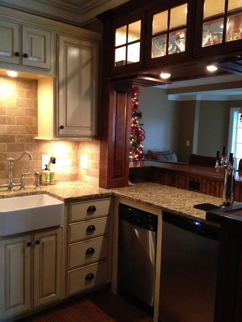 Travertine Subway Tile Kitchen Traditional with None 1
