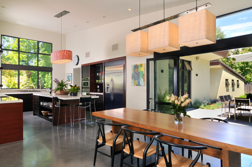 Triple Pendant Light Dining Room Modern with Beige Wall Black Dining