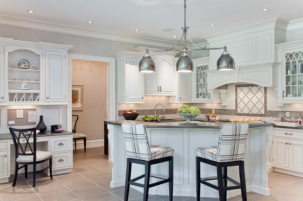 Triple Pendant Light Kitchen Traditional with Breakfast Bar Built In
