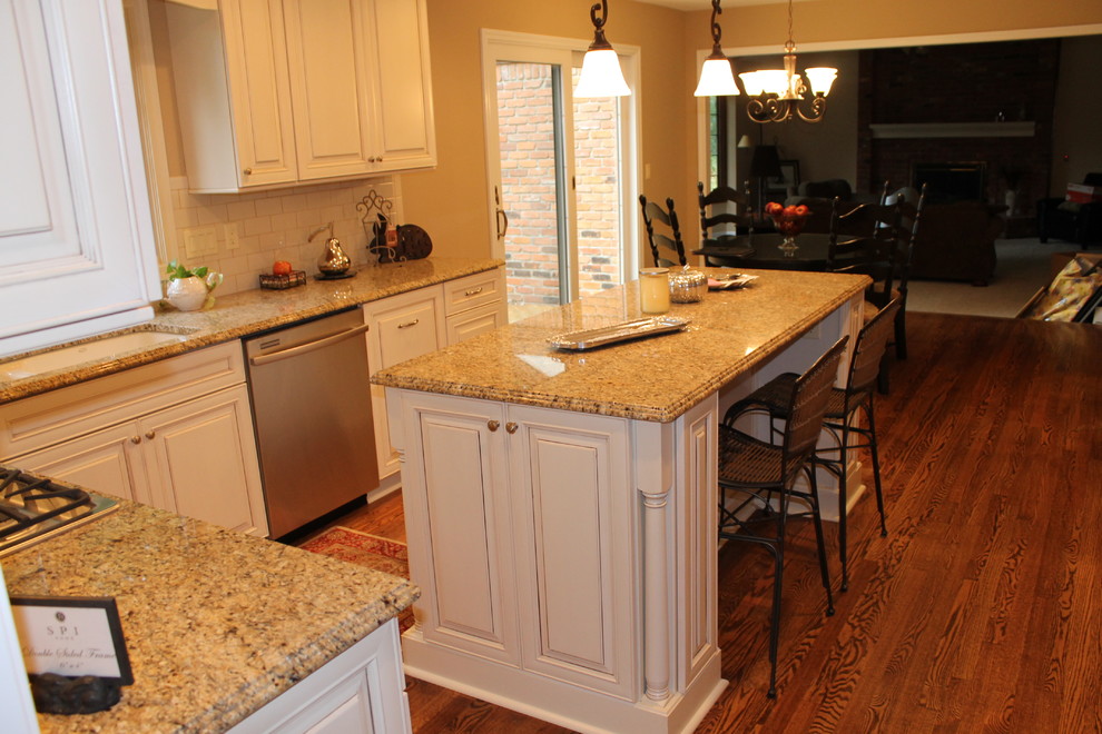 Venitian Gold Granite Kitchen Traditional with None 1